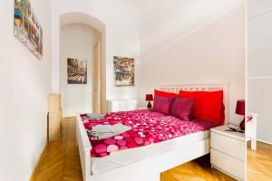 Posteľ alebo postele v izbe v ubytovaní Hidden Gem 1 BR next to OPERA