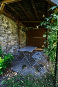 Kuvagallerian kuva majoituspaikasta Old town apt in the heart of Thun with garden, joka sijaitsee kohteessa Thun
