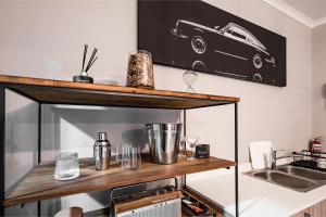 Köök või kööginurk majutusasutuses Midrand Classy & Eclectic 1-Bed w/Throwback Vibes