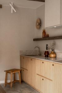 Kuchyňa alebo kuchynka v ubytovaní Chalet V11 by Villa 11 Folk & Design