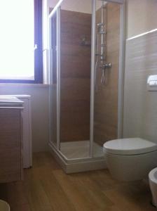 A bathroom at Tempo Di Sole con Serv Spiaggia