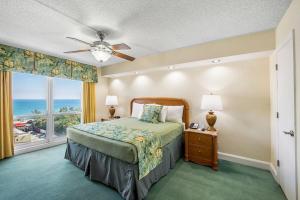 Кровать или кровати в номере Fort Lauderdale Beach Resort by Vacatia