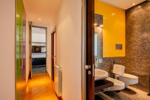 Koupelna v ubytování Casamu' Management Apartment Palermo + 39 fotografií