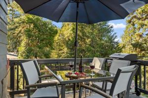 Romantic & Family Friendly Chalet In The Woods外面的花园