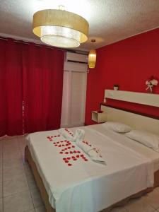Imagine din galeria proprietății Romantique studio piscine, plage în Les Trois-Îlets