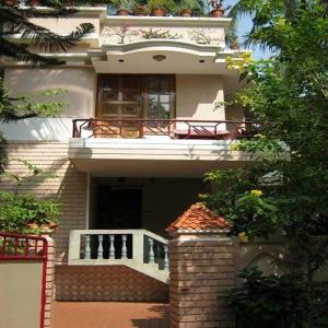 Casa con porche y balcón en Independent Apartment kovalam en Kovalam