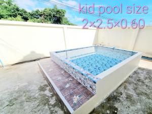 Bazén v ubytování Mae Rampung Beach House คาราโอเกะและสระเด็ก nebo v jeho okolí