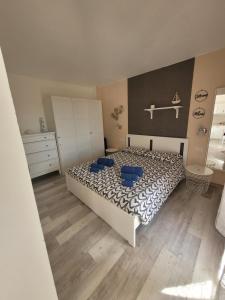 Postel nebo postele na pokoji v ubytování Surf House Mirice + 28 fotografií
