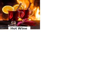 una bevanda calda e una tazza di vino caldo di ACE KITE HOTEL a Çomaklı