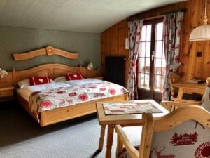 Gallery image of B & B Hôtel Aux Mille Etoiles in Les Marécottes +23 photos