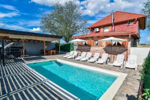 Bazén v ubytování Spa Villa Ana nebo v jeho okolí