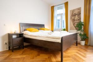 Posteľ alebo postele v izbe v ubytovaní White Wolf House Hostel & Apartments
