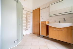 Ένα μπάνιο στο Appartement Roter Milan +31 φωτογραφίες