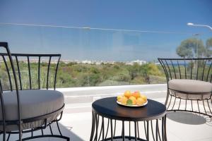 En balkon eller terrasse på Sunrise Seaview Villas