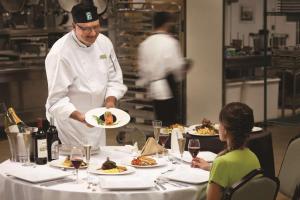 入住Embassy Suites by Hilton Orlando Lake Buena Vista South的客人