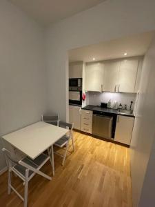 Kuchyň nebo kuchyňský kout v ubytování Super Central, 2 min from Central Station, 1-4pers