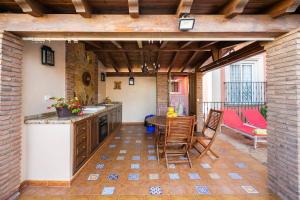 Köök või kööginurk majutusasutuses Villa Elísabeth, con piscina climatizada, especial para familias