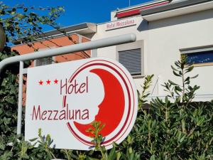 a sign for a hotel i mexico at Hotel Mezzaluna in Treviso