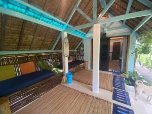 Svalir eða verönd á DJs Beach Resort