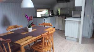 Kuchyň nebo kuchyňský kout v ubytování Chalet Joran & Naomi