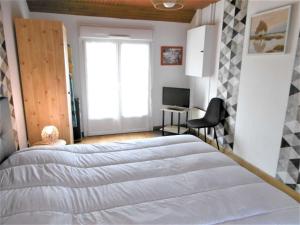 Posteľ alebo postele v izbe v ubytovaní Maison 4 pièces 6 personnes à 500 m de la plage - Yaelle
