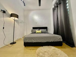 Cama o camas de una habitación en Cozy64#6pax#Netflix#NearAeonAlma#BM#5kmtoIconicPoint