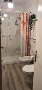 Kúpeľňa v ubytovaní Villa Don Giovanni Fuengirola, Piscina Privada y vistas al mar y a la Montaña