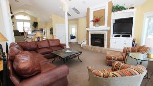 Khu vực ghế ngồi tại OCEANFRONT, Ocean Views, Pool, Rec Rm, PI244, Ashcroft