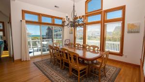 Φωτογραφία από το άλμπουμ του Semi-Oceanfront, Close to Beach, Private Pool, Poolside Bar, Theatr Rm- PI226, Sea Bright σε Sanderling