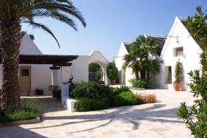 A garden outside Masseria Luco