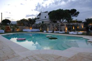 The swimming pool at or close to Masseria Luco