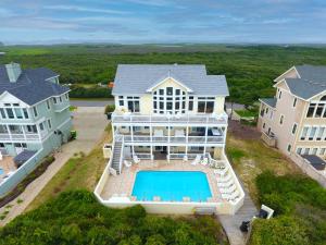 Bazén v ubytování PI256, Cabana Beach- Oceanfront, Pool, Pool Table, Ocean Views, ELEV nebo v jeho okolí