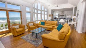Posezení v ubytování PI256, Cabana Beach- Oceanfront, Pool, Pool Table, Ocean Views, ELEV