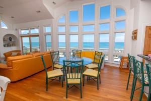 Posezení v ubytování PI256, Cabana Beach- Oceanfront, Pool, Pool Table, Ocean Views, ELEV