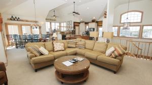 Zona de estar de PI76, Life of Reilly- Oceanfront, Ocean Views, Private Pool, Private Beach Access, Foosball