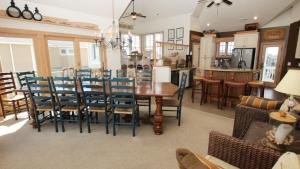 Zona de estar de PI76, Life of Reilly- Oceanfront, Ocean Views, Private Pool, Private Beach Access, Foosball