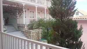 Een balkon of terras bij Ionis Hotel