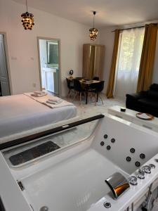 Fotografie z fotogalerie ubytování Apartman sa jakuzijem v destinaci Palić