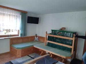 Postel nebo postele na pokoji v ubytování Ferienwohnung Haus Bergfrieden