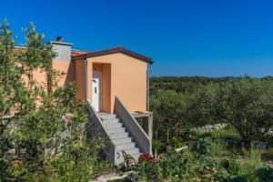 Zahrada ubytování SVEMA APARTMAN