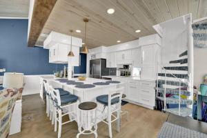 Кухня или мини-кухня в Nautical Watch 15A
