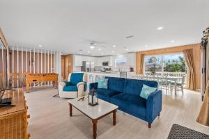 Khu vực ghế ngồi tại Pelican Peak