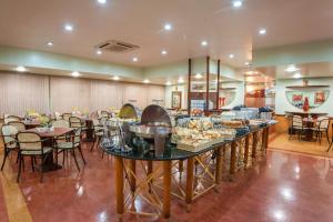 Comida no hotel ou em algum lugar perto