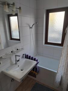 Kúpeľňa v ubytovaní Wohnung in Bad Goisern