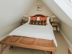 מיטה או מיטות בחדר ב-The Lookout - Uk44871