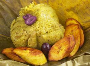 a teddy bear made out of rice and some potatoes at CAMAS & CAFÉ 24 Horas Express in Tarapoto