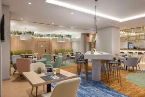 Restaurace v ubytování Hilton Garden Inn Tbilisi Riverview