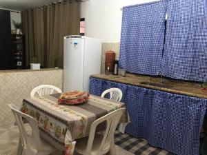 Η κουζίνα ή μικρή κουζίνα στο Casa do Aconchego +4 φωτογραφίες