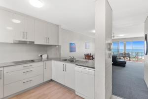 Kuchyň nebo kuchyňský kout v ubytování Quarterdeck 15