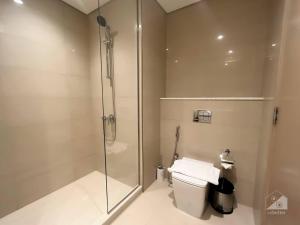 Koupelna v ubytování NEW! Modern Elegance 2B in Burj Royale Downtown